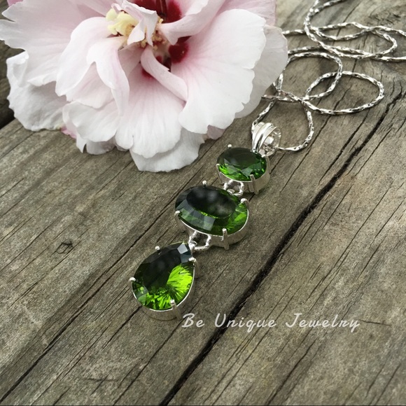 Peridot Crystal Gemstone Silver Necklace Jewelry - Picture 2 of 4